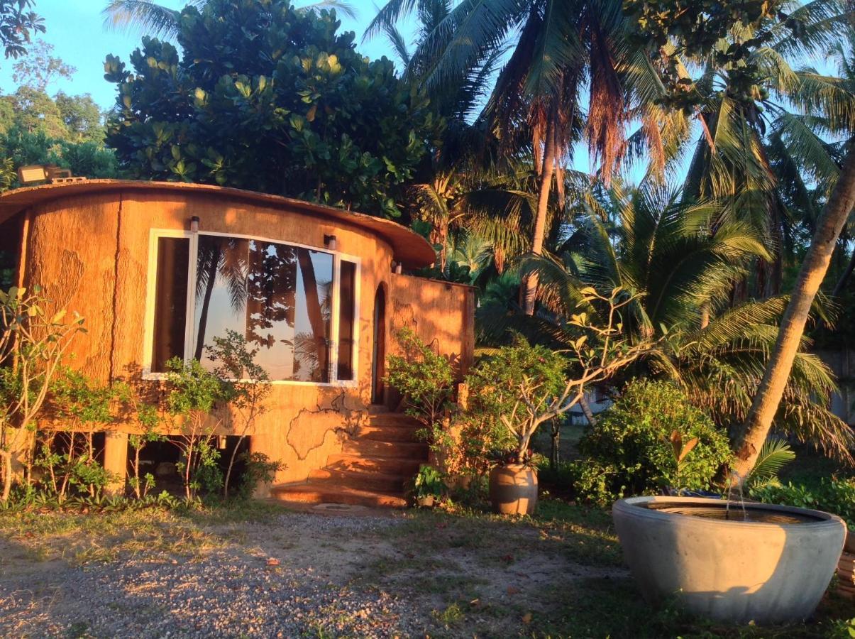 Hotel Ban Tawansongfa Lang Suan Exterior foto