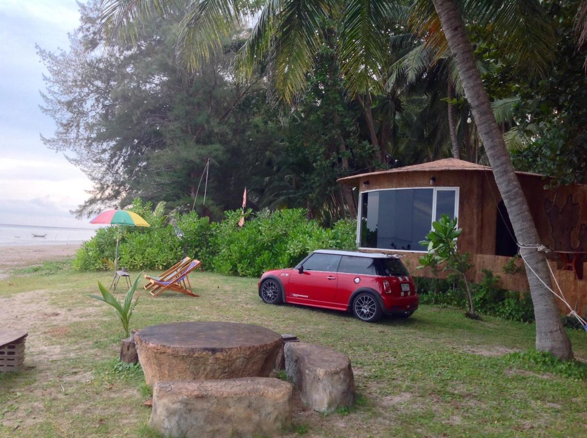 Hotel Ban Tawansongfa Lang Suan Exterior foto